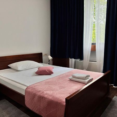 Hotel Paviljon Bihac Luaran gambar