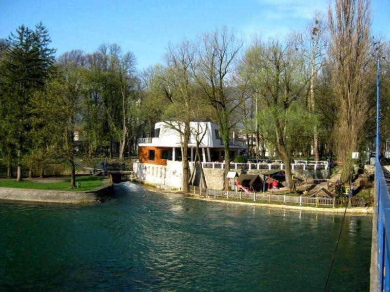 Hotel Paviljon Bihac Luaran gambar
